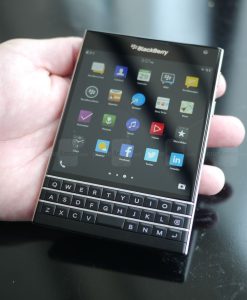 Blackberry Passport mới 64G